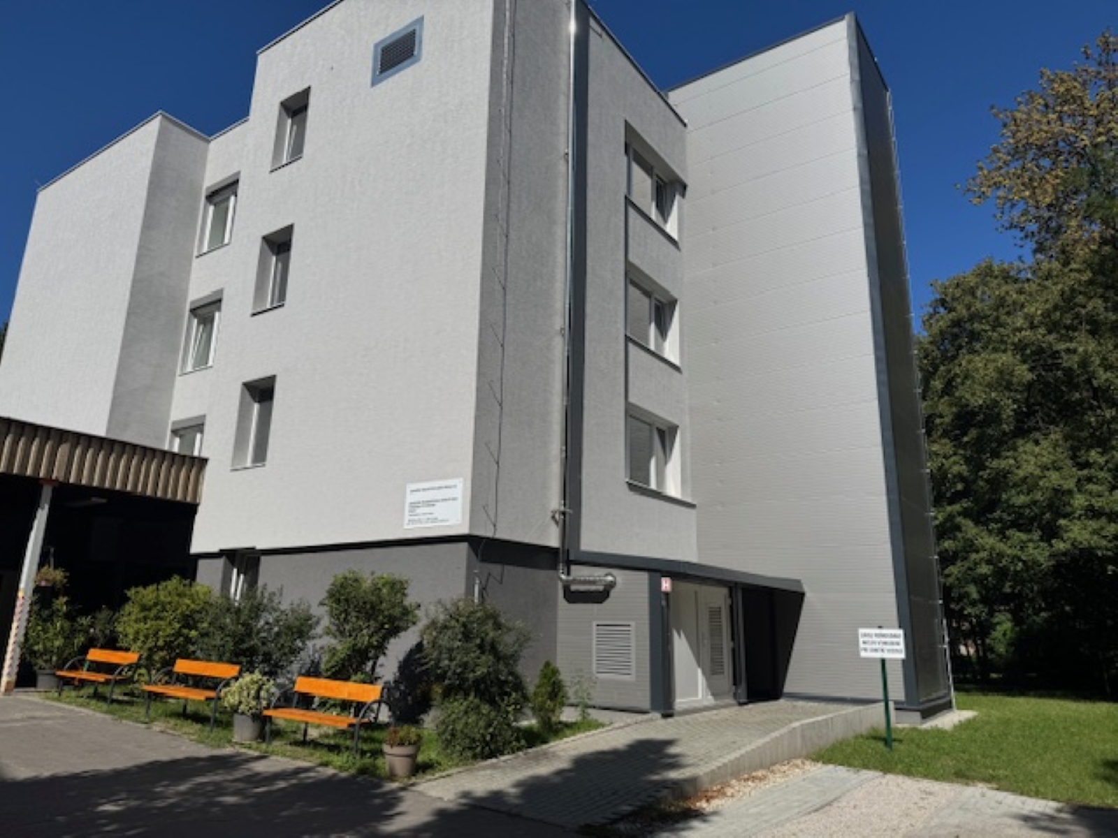 Exteriér a vstup do zariadenia